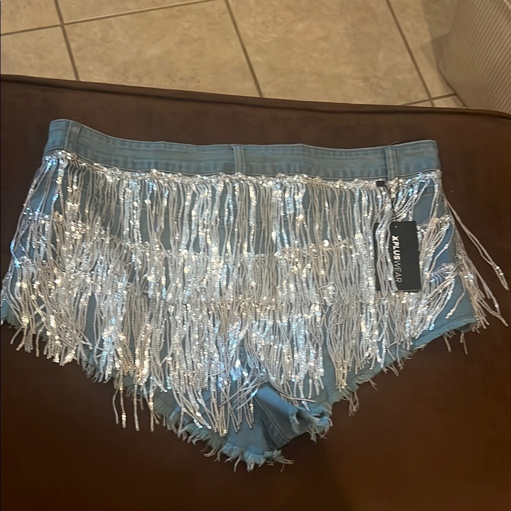 XPlus Wear Silver Fringe Denim Shorts Size XL New With Tag - Picture 7 of 7